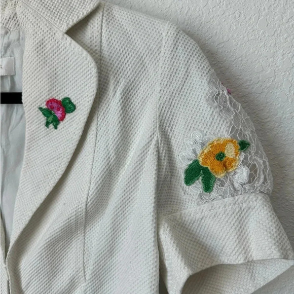 Vintage Escada Short Sleeve Embroidered Coquette Lace Floral Button Down Blouse - Picture 3 of 9